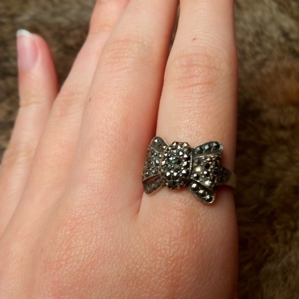 Sterling silver marcasite bow ring